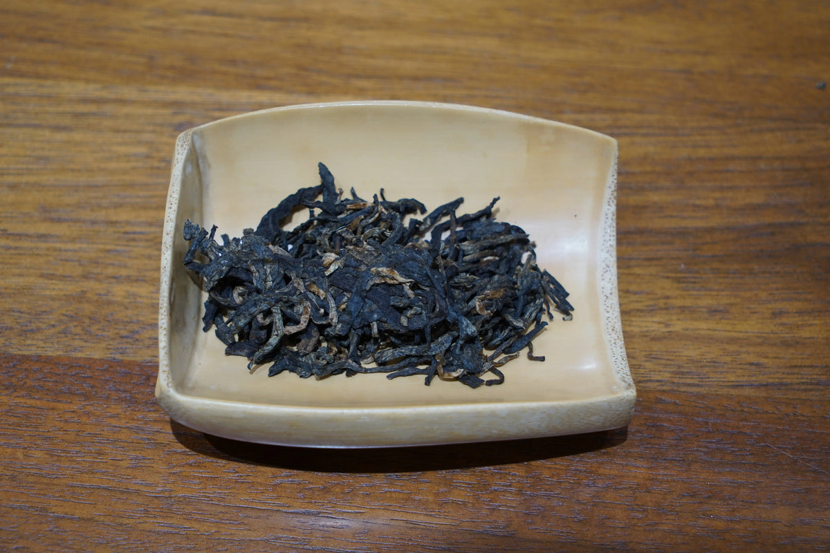 易武古樹紅茶細節，條索肥壯油潤，保證全天然無化學添加與農藥
