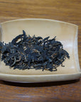 易武古樹紅茶細節，條索肥壯油潤，保證全天然無化學添加與農藥